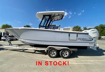 2024 Robalo R250 Solid Alloy Gray Boat